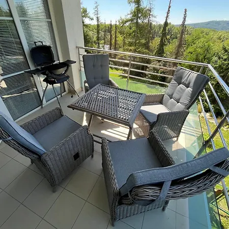 Apartman Butterfly Residence,165m2 Spacious With 4 Free Parking Spaces,playground And Gym Pozsony